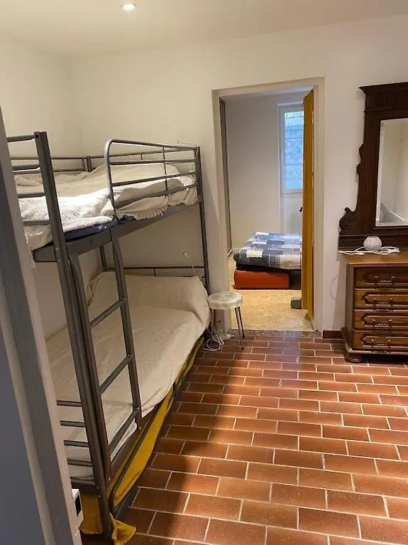 Appart 2 Ch Et 1 Traversante Avec Terrasse Et Jardin Proche Plage Bandol Apartment