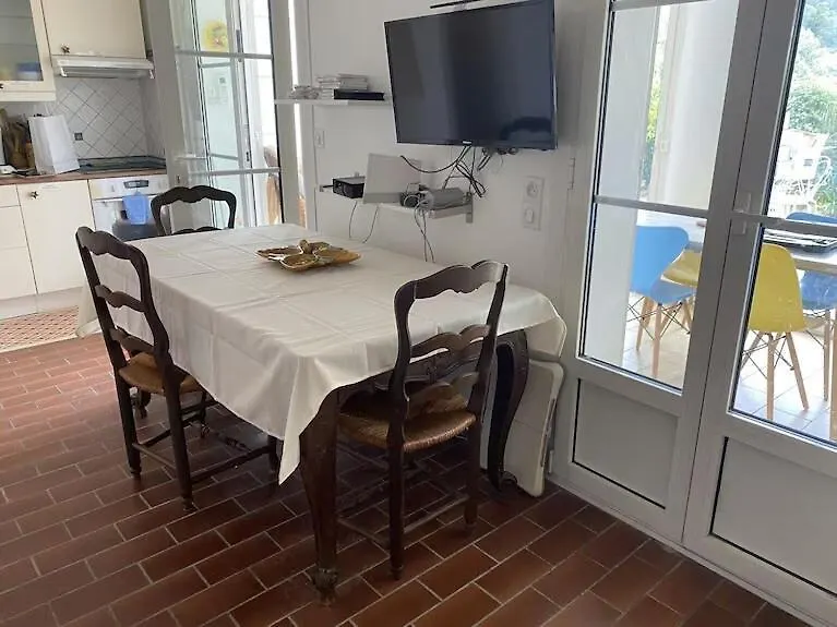 Appart 2 Ch Et 1 Traversante Avec Terrasse Et Jardin Proche Plage Bandol