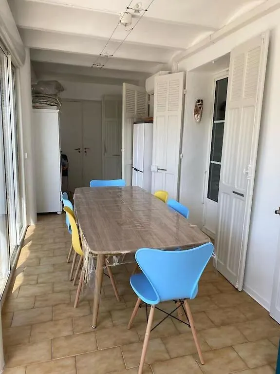 Apartment Appart 2 Ch Et 1 Traversante Avec Terrasse Et Jardin Proche Plage Bandol
