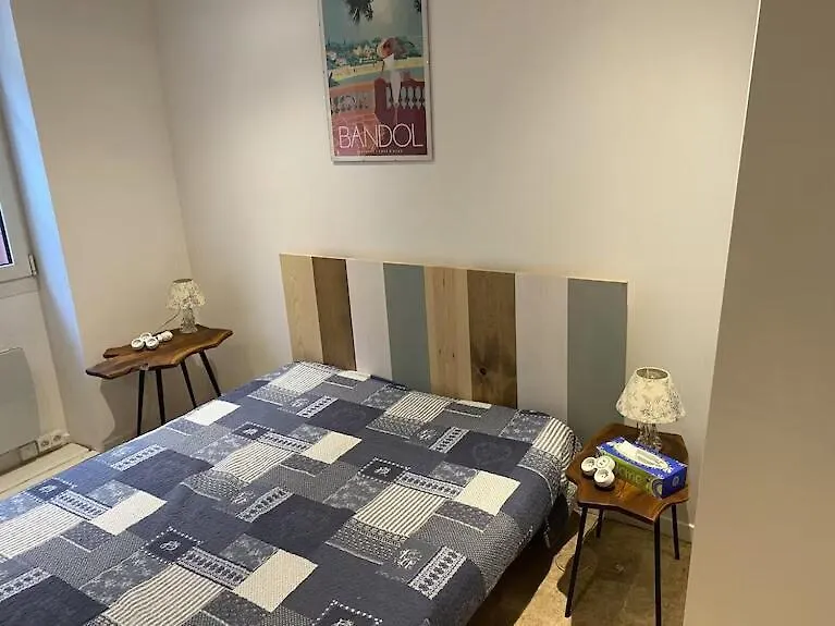 Apartment Appart 2 Ch Et 1 Traversante Avec Terrasse Et Jardin Proche Plage Bandol