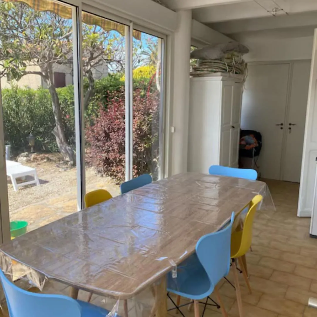 Appart 2 Ch Et 1 Traversante Avec Terrasse Et Jardin Proche Plage Bandol